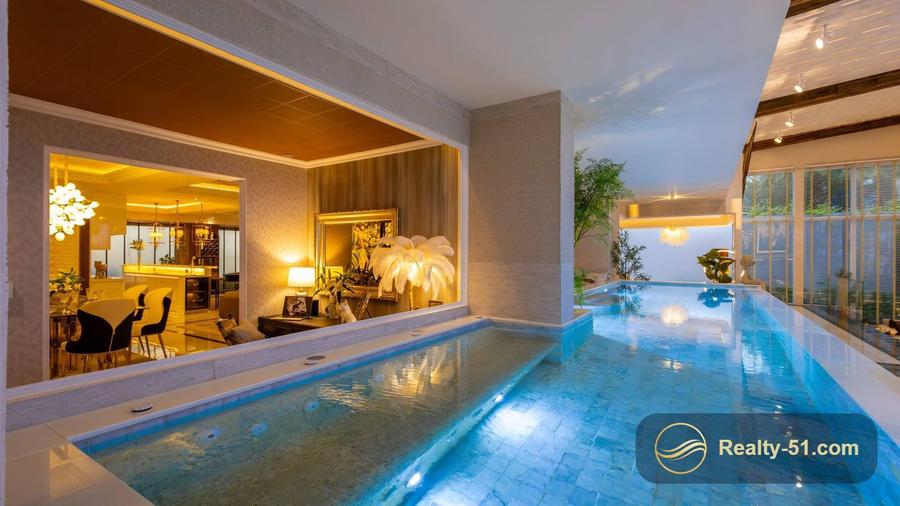 ห้องสองชั้น 2 ห้องนอน 98 ตร.ม. พร้อมสระสปาส่วนตัว ใน The Riviera Malibu — 2